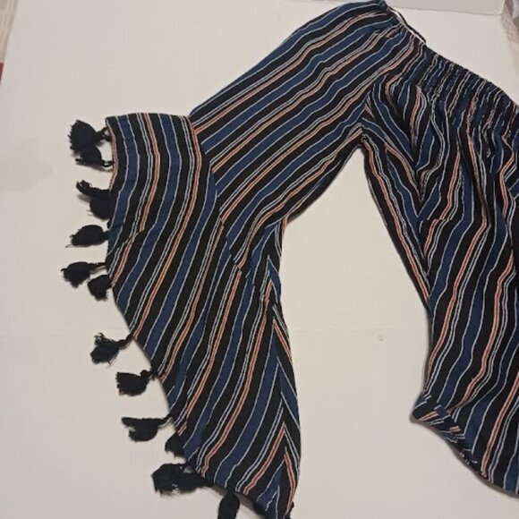 ROMEO & JULIET COUTURE Boho Striped Bell Sleeve with Tassels Blouse, Sz L, Used - Picture 8 of 11